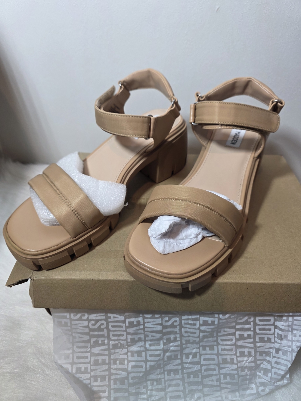 Women’s Chunky Ankle Strap Sandals in Beige